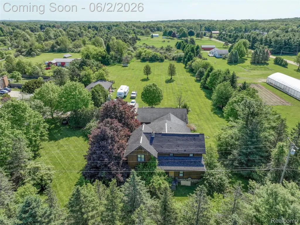 2730 N Hickory Ridge Road Highland Charter Township MI 48357