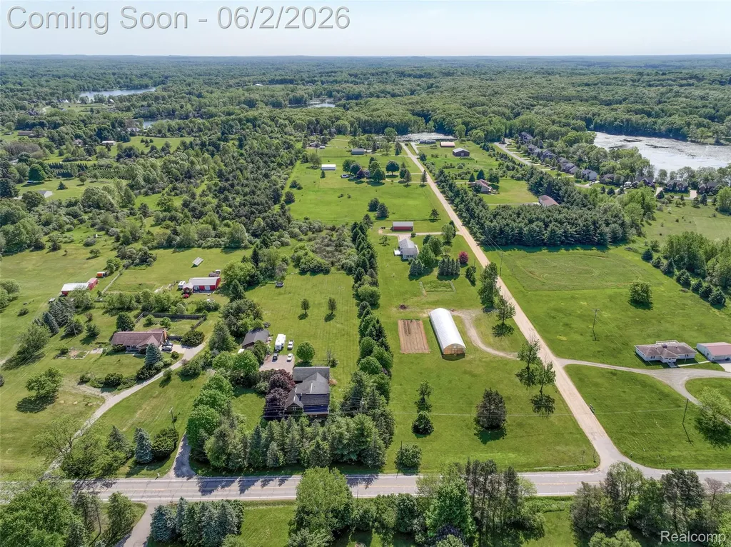 2730 N Hickory Ridge Road Highland Charter Township MI 48357