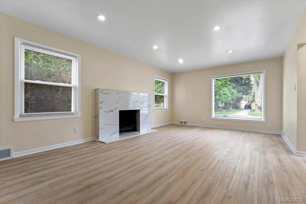 16171 Glastonbury Road Detroit City MI 48219