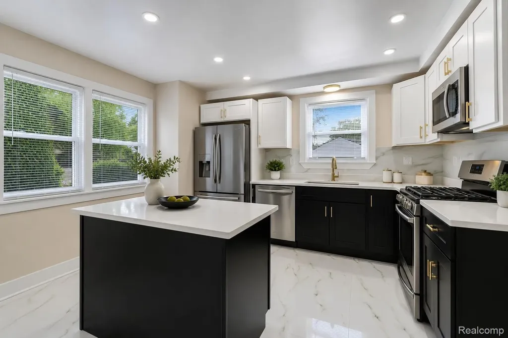 16171 Glastonbury Road Detroit City MI 48219