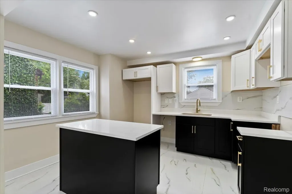 16171 Glastonbury Road Detroit City MI 48219