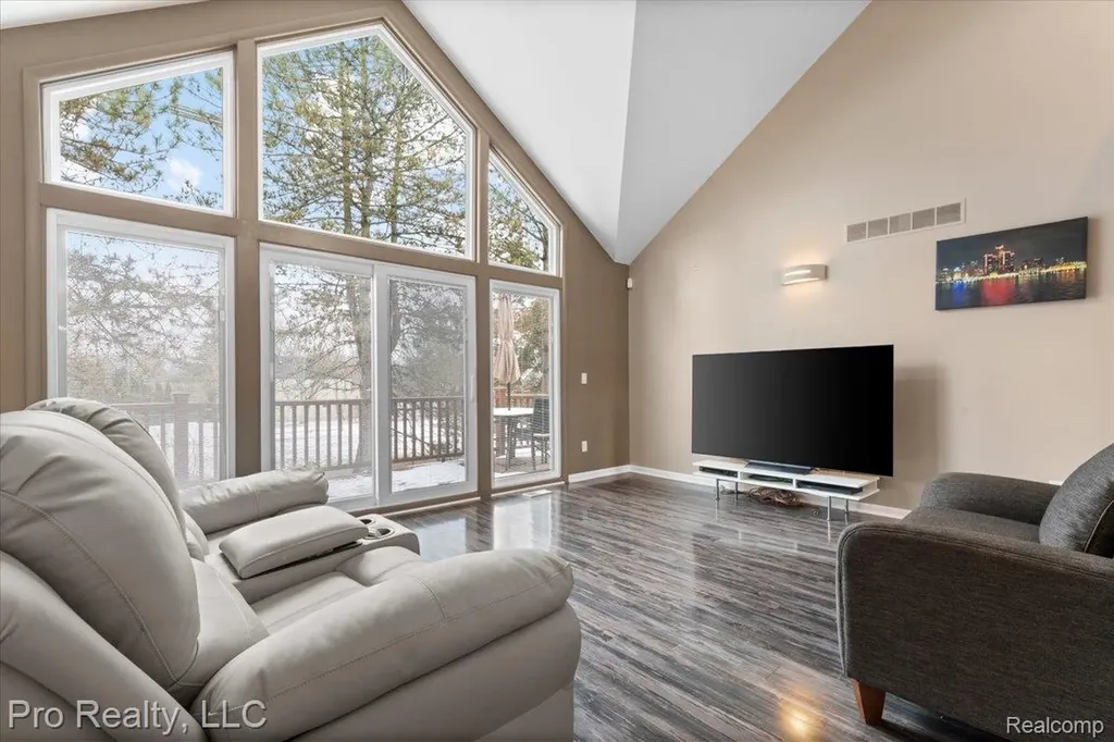 45317 Stonehedge Drive Plymouth Charter Township MI 48170