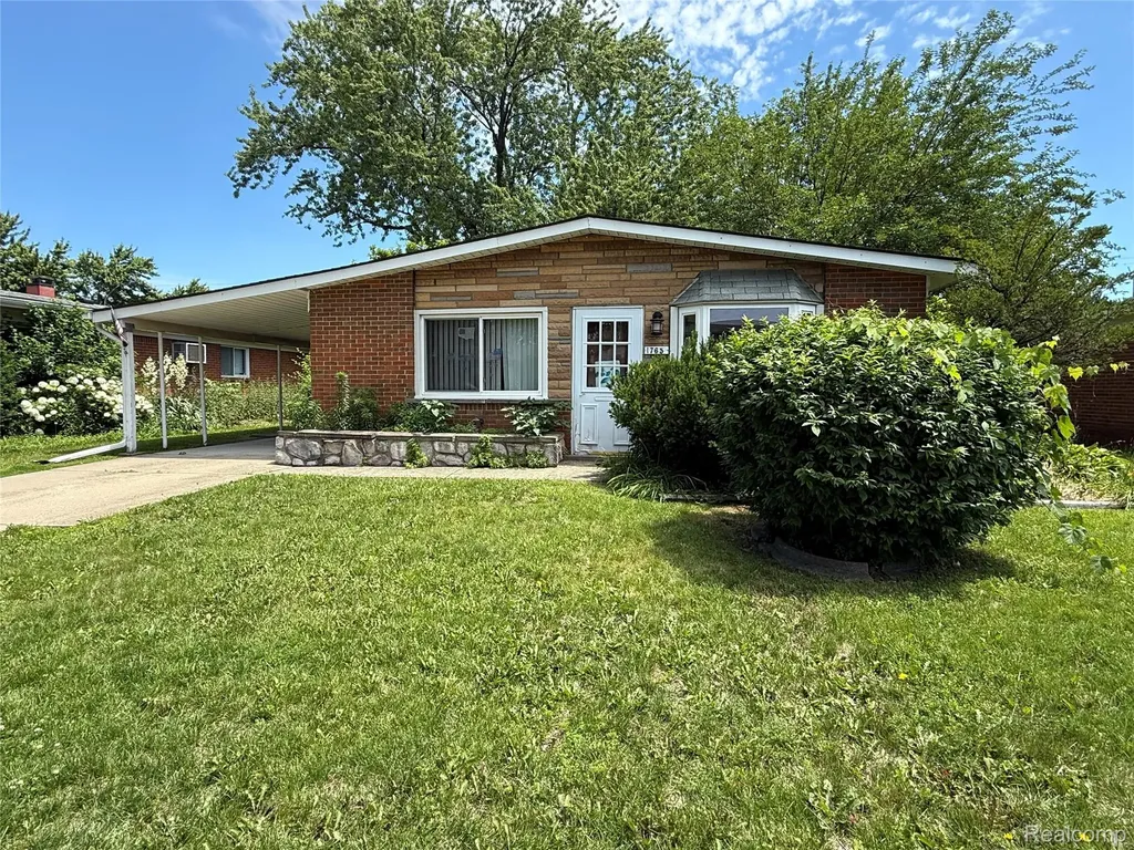 1765 Dulong Avenue Madison Heights City MI 48071
