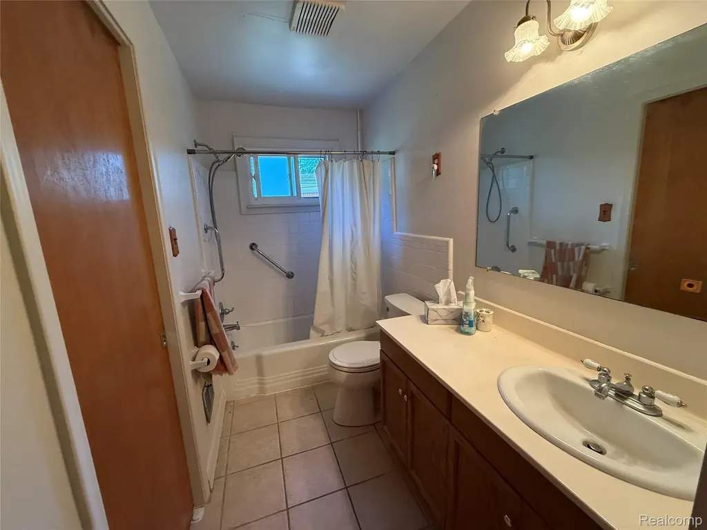 1765 Dulong Avenue Madison Heights City MI 48071