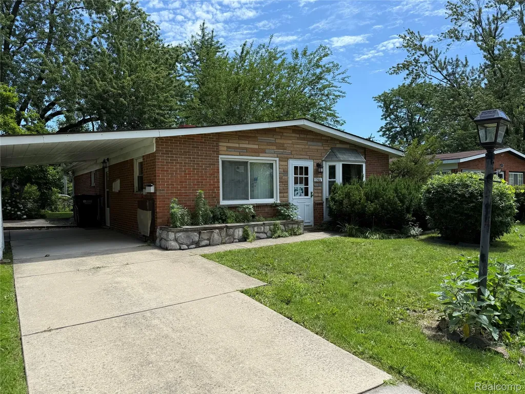 1765 Dulong Avenue Madison Heights City MI 48071