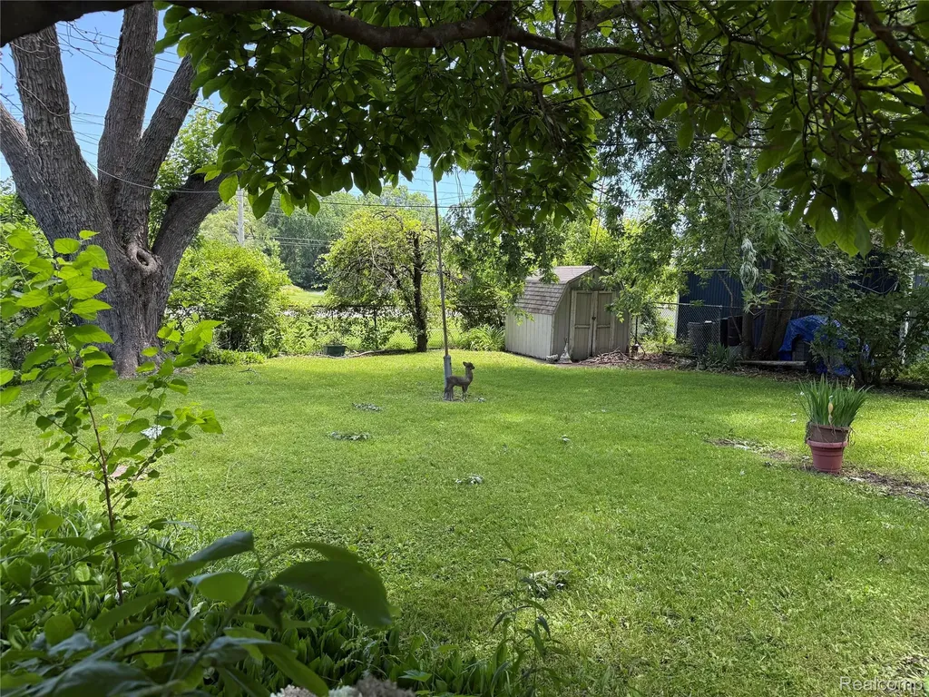 1765 Dulong Avenue Madison Heights City MI 48071