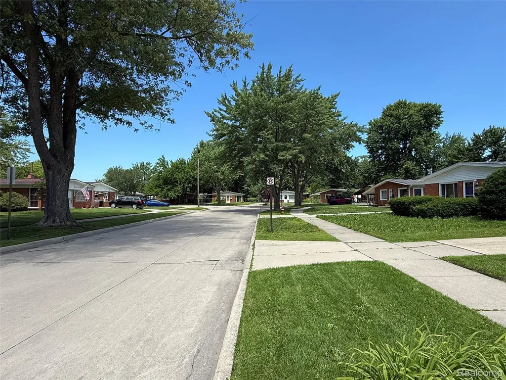 1765 Dulong Avenue Madison Heights City MI 48071