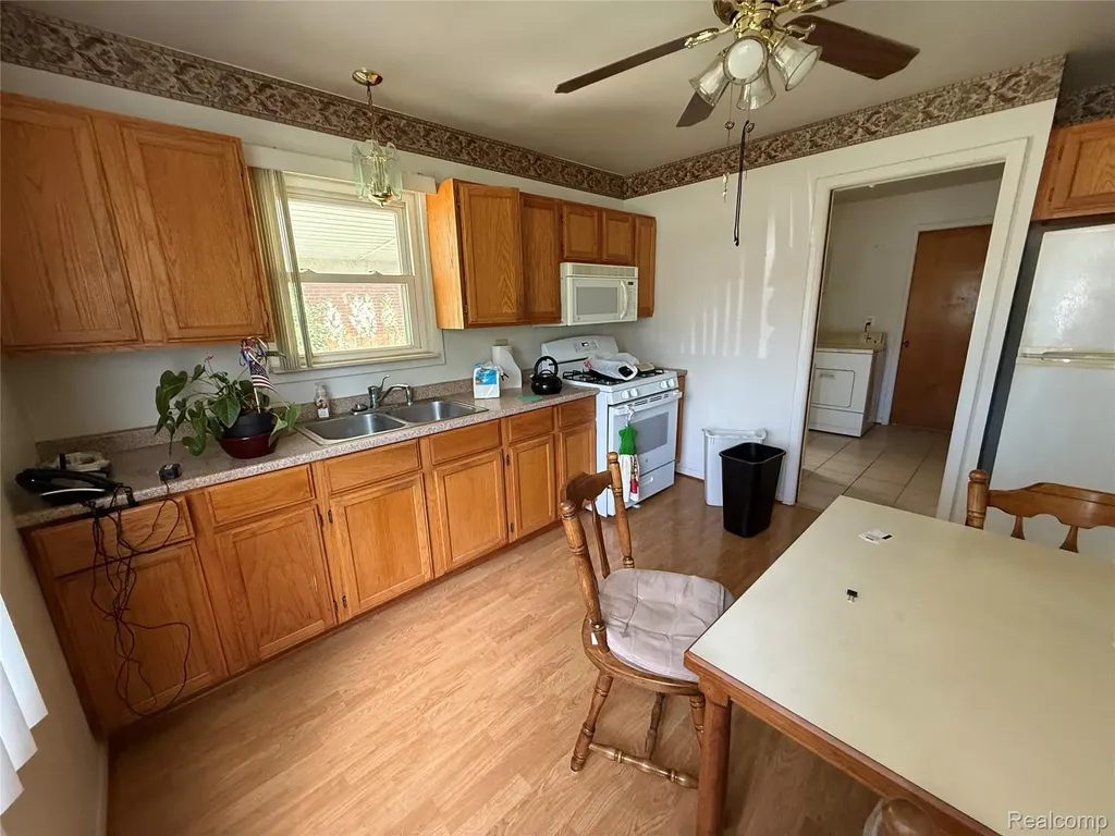 1765 Dulong Avenue Madison Heights City MI 48071