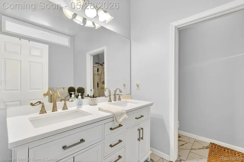 5551 Woodruff Shore Drive Brighton Township MI 48116