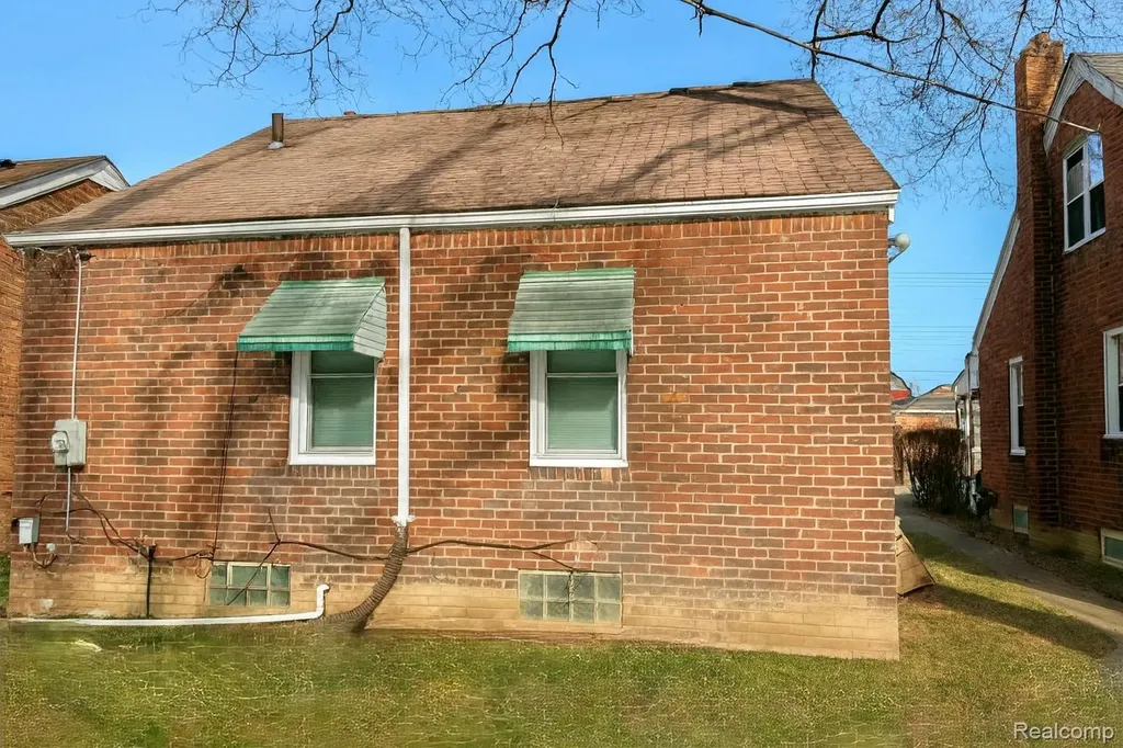 8719 Canyon Street Detroit City MI 48236