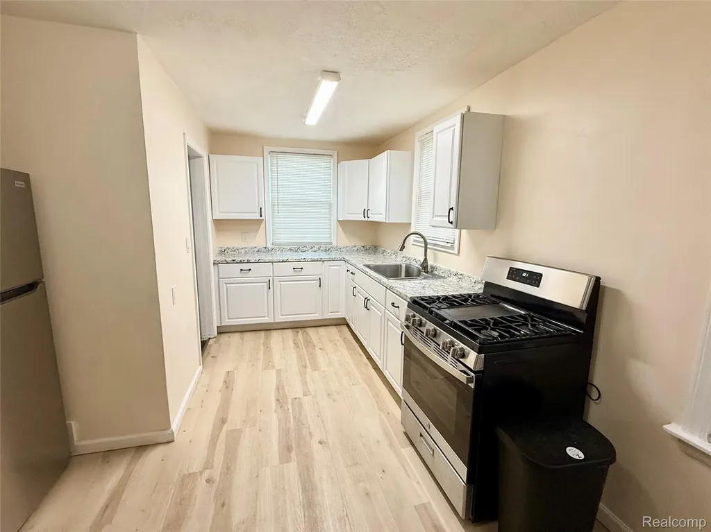 8719 Canyon Street Detroit City MI 48236