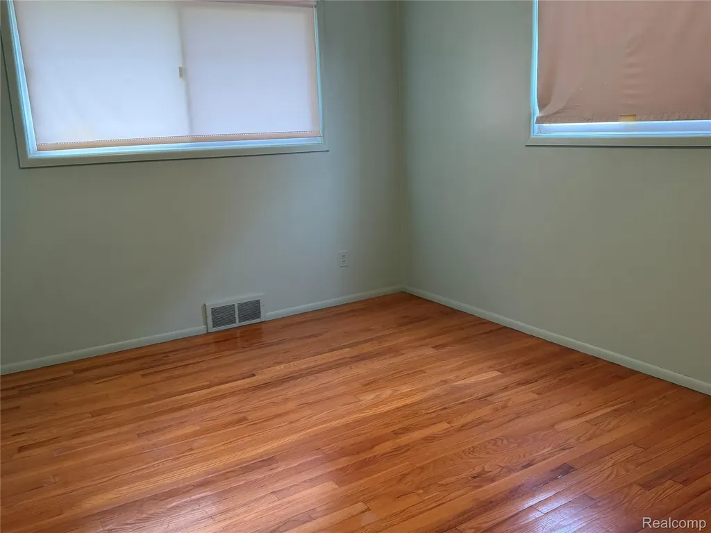 32466 Avondale Street Westland City MI 48186