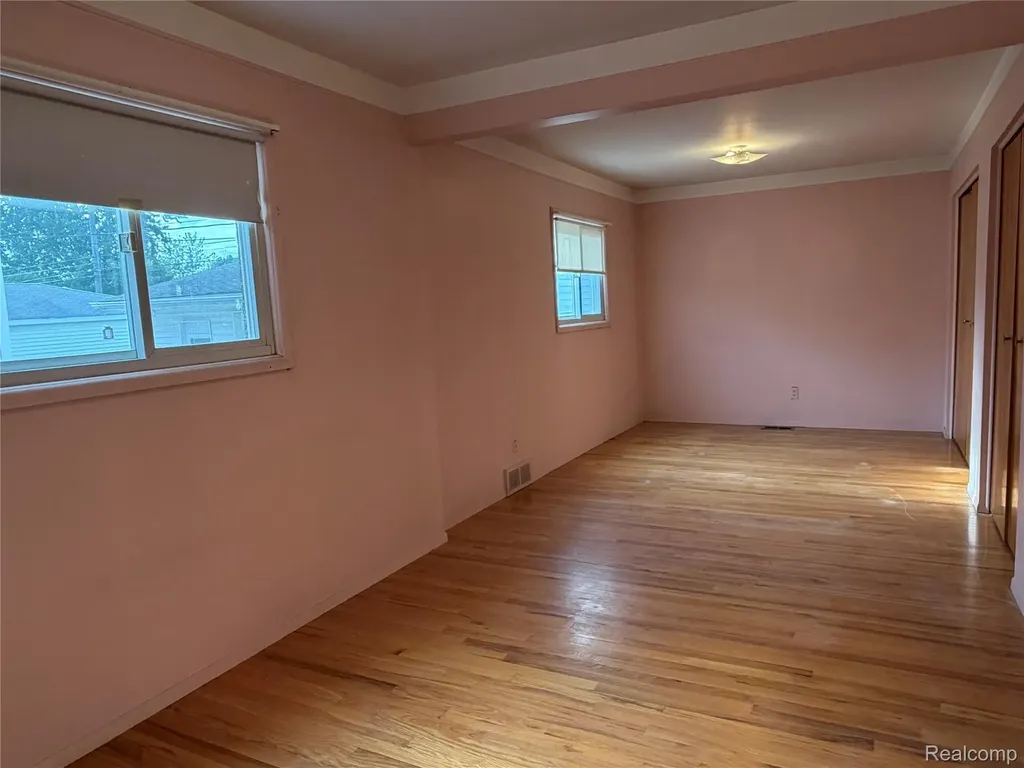 32466 Avondale Street Westland City MI 48186