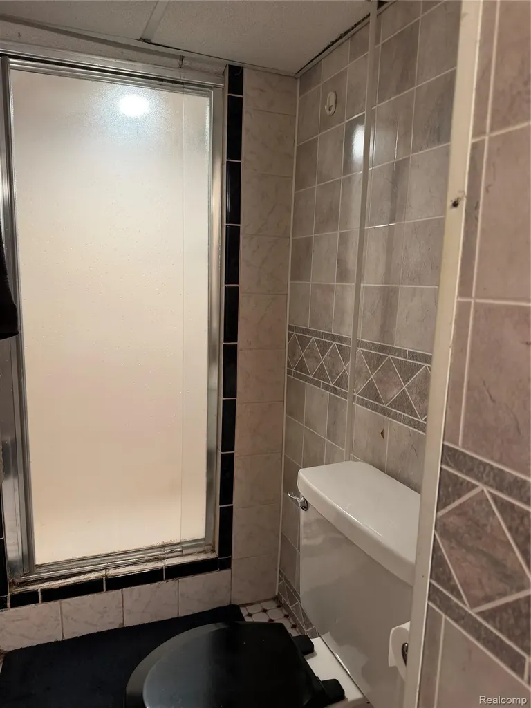 32466 Avondale Street Westland City MI 48186