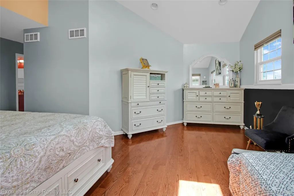 25244 Independence Trail New Haven Village MI 48089