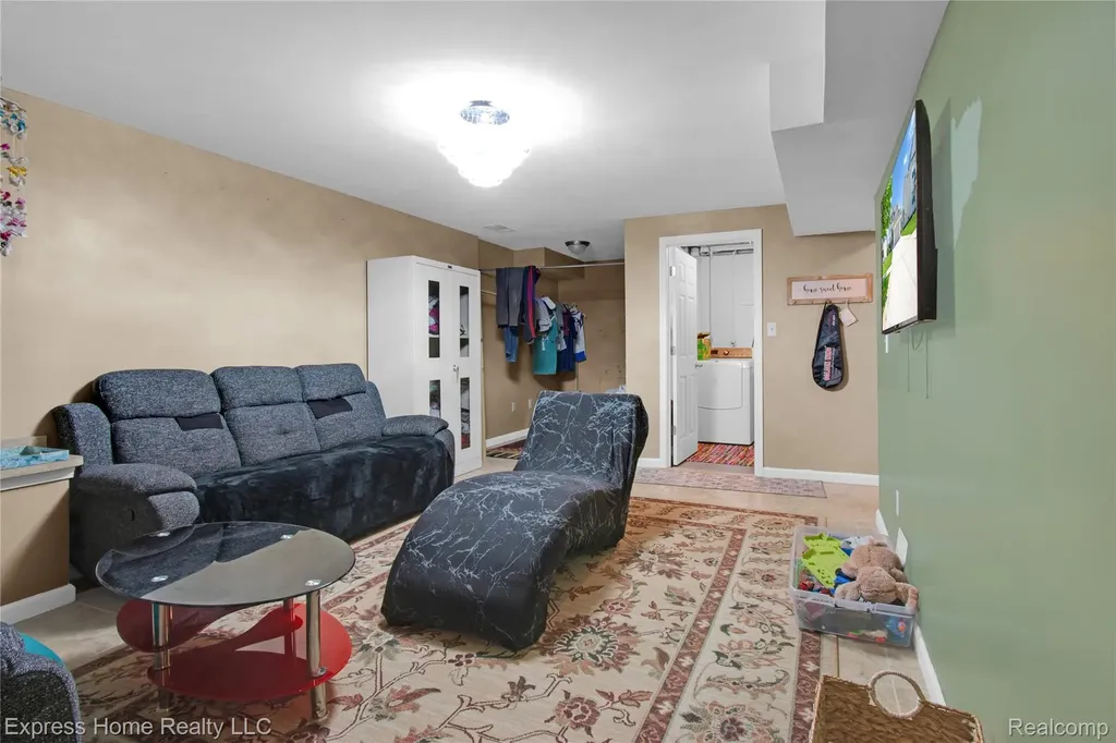 25244 Independence Trail New Haven Village MI 48089