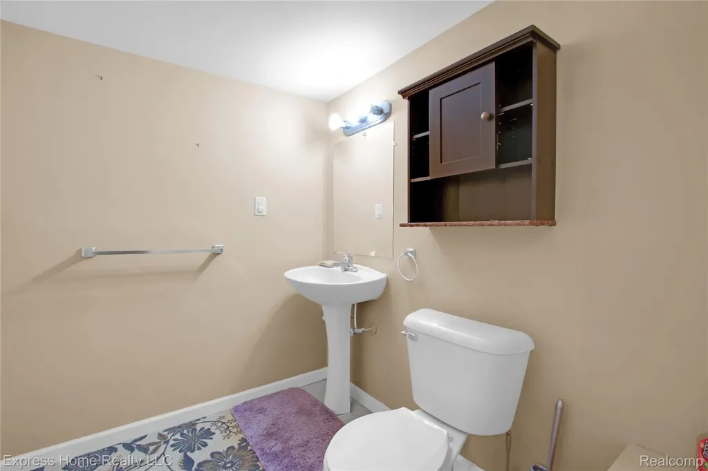 25244 Independence Trail New Haven Village MI 48089