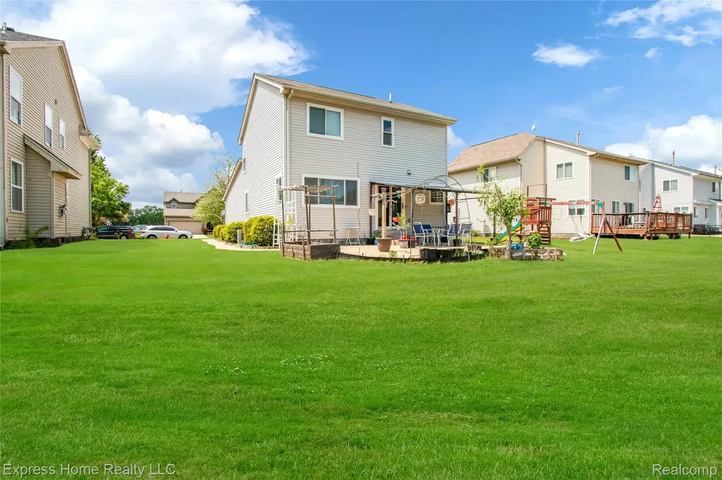 25244 Independence Trail Warren City MI 48089