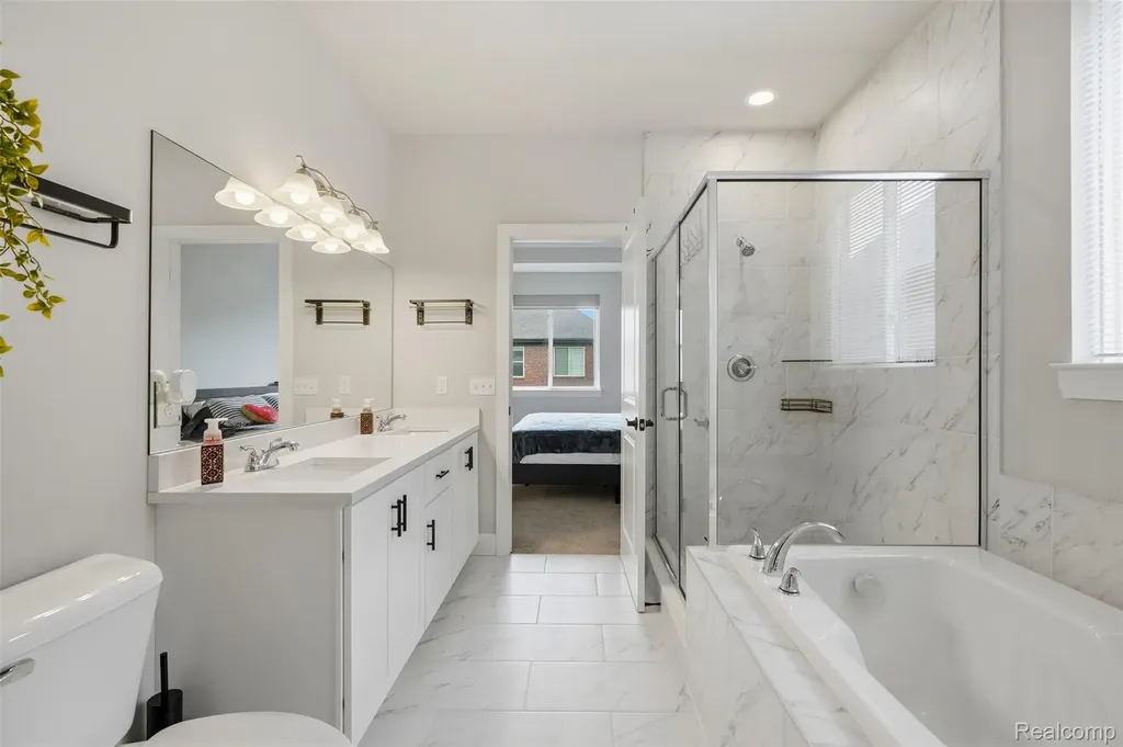 15365 Eton Pointe Drive Clinton Charter Township MI 48035
