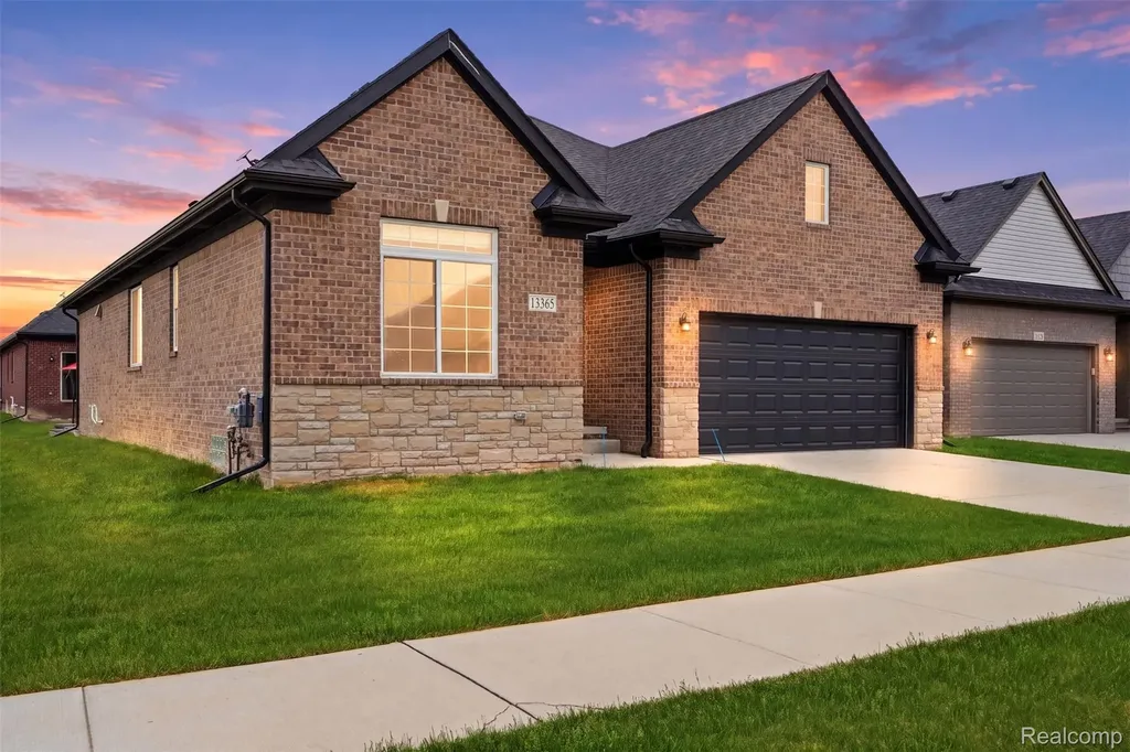 15365 Eton Pointe Drive Clinton Charter Township MI 48035