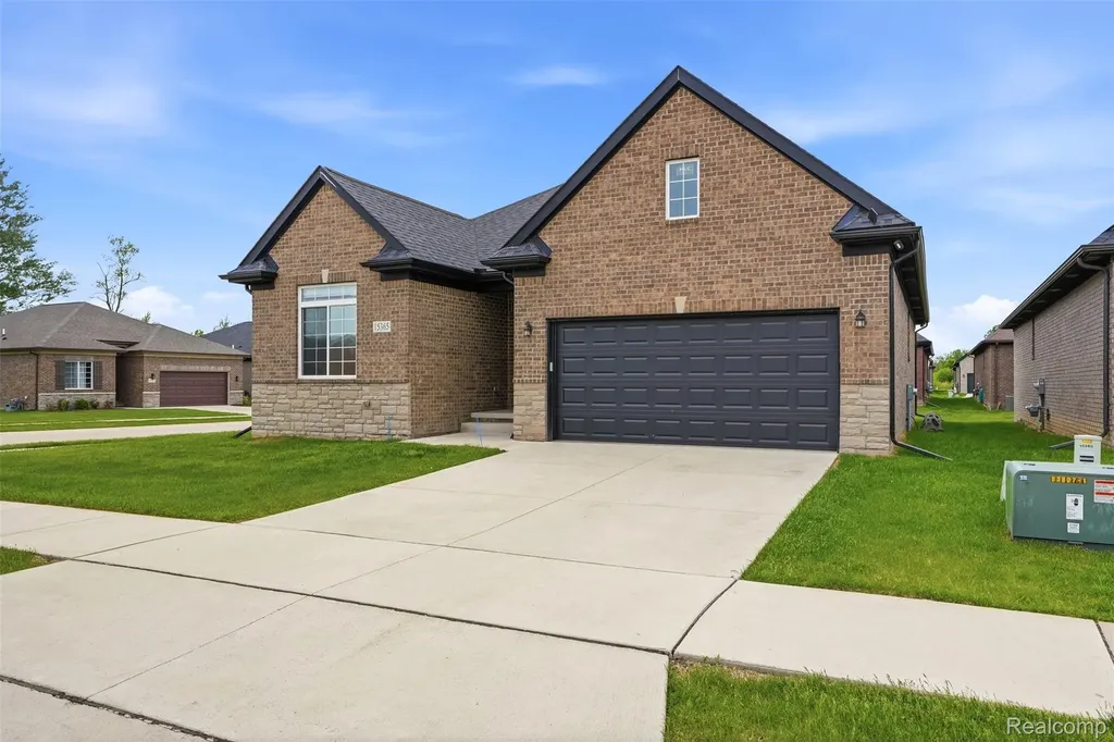 15365 Eton Pointe Drive Clinton Charter Township MI 48035