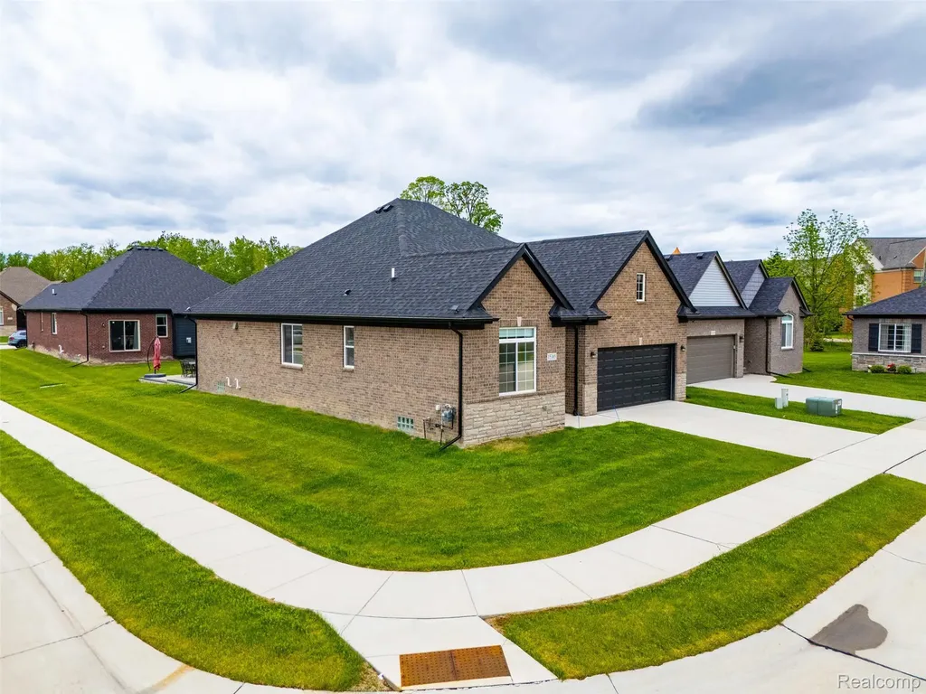 15365 Eton Pointe Drive Clinton Charter Township MI 48035