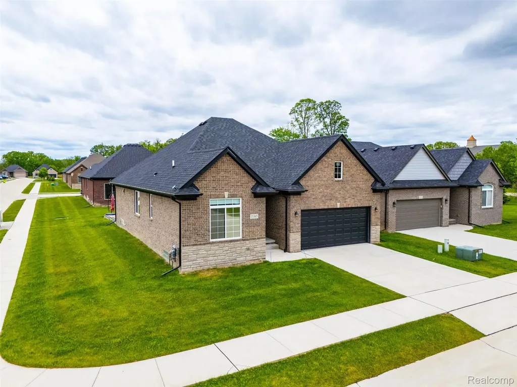 15365 Eton Pointe Drive Clinton Charter Township MI 48035