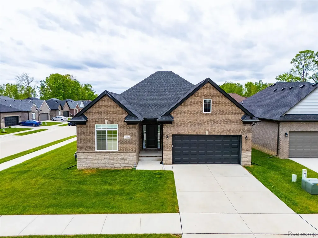 15365 Eton Pointe Drive Clinton Charter Township MI 48035