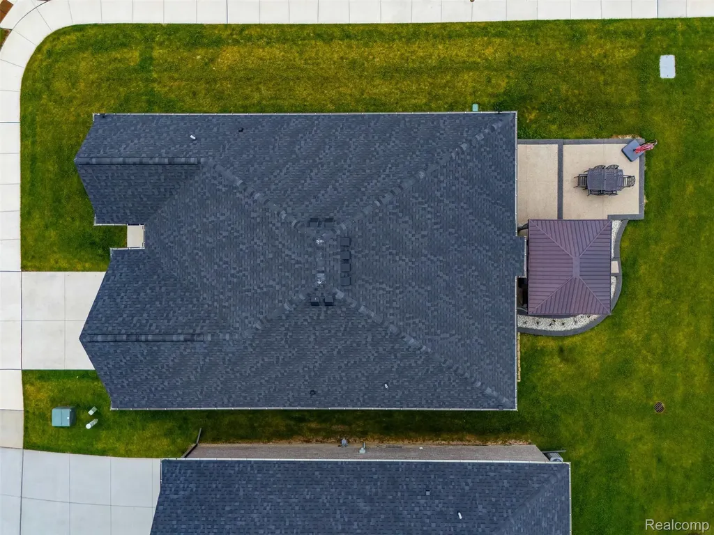 15365 Eton Pointe Drive Clinton Charter Township MI 48035