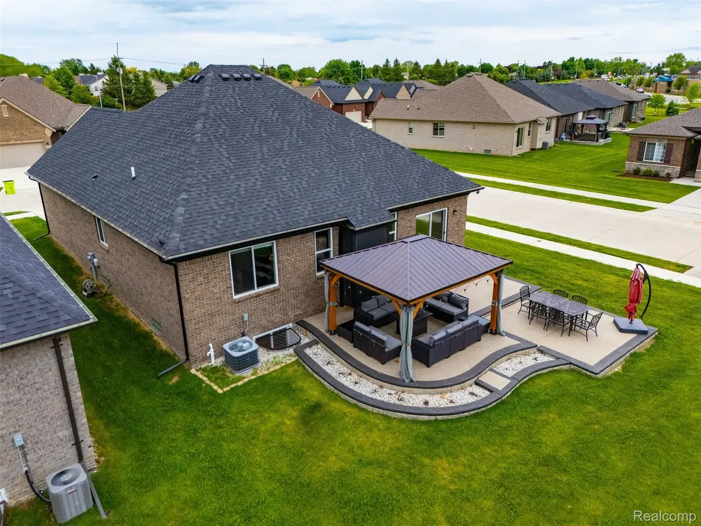 15365 Eton Pointe Drive Clinton Charter Township MI 48035
