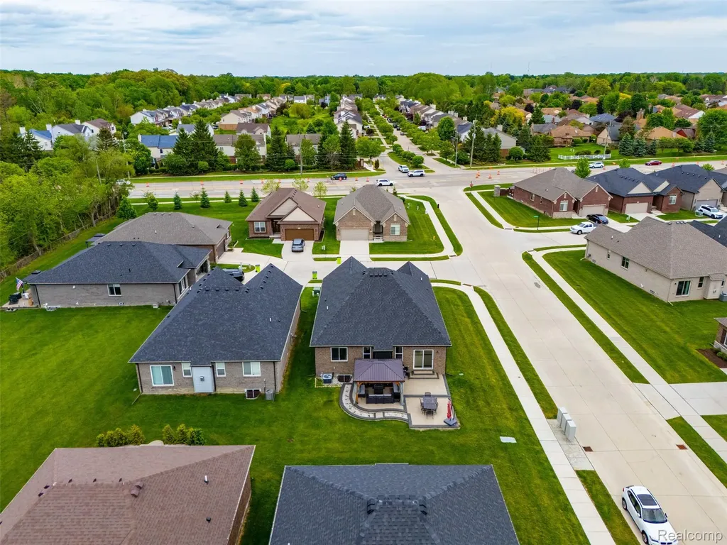 15365 Eton Pointe Drive Clinton Charter Township MI 48035