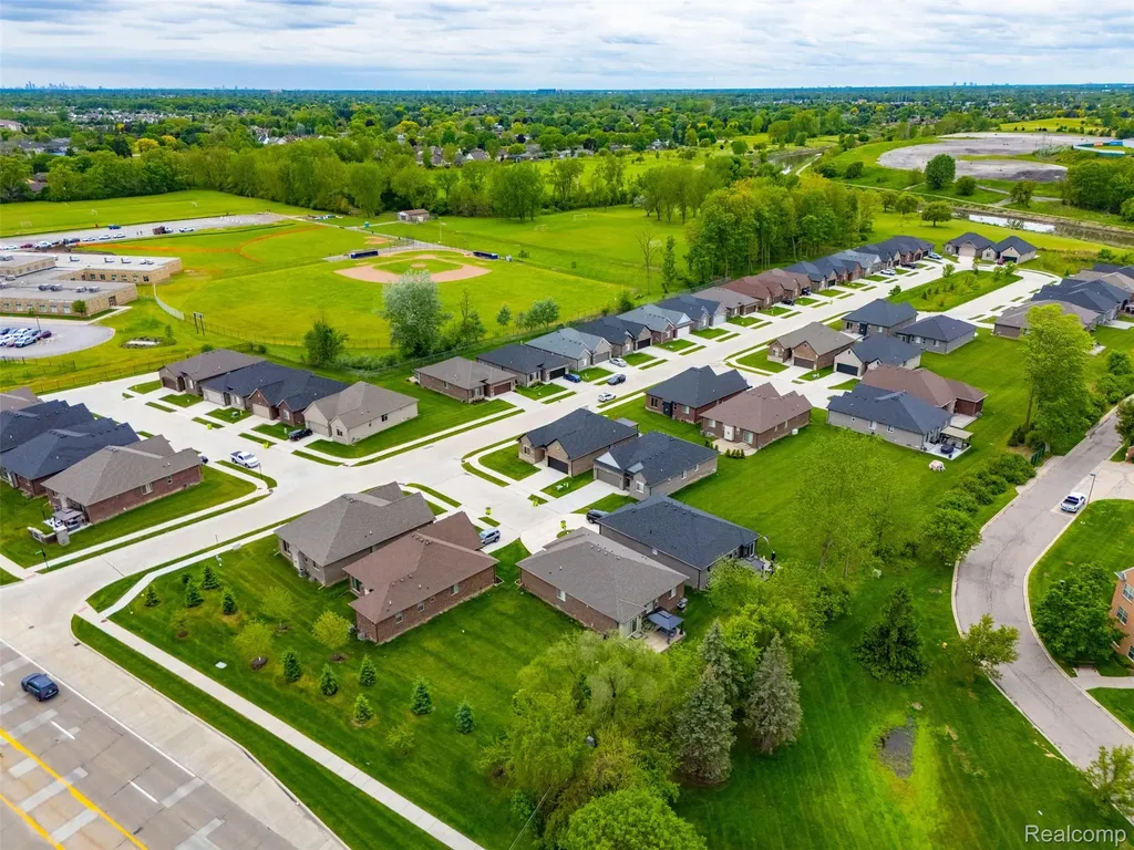 15365 Eton Pointe Drive Clinton Charter Township MI 48035