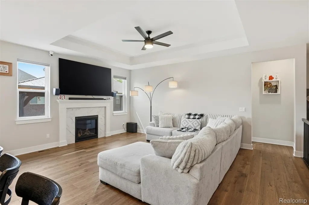 15365 Eton Pointe Drive Clinton Charter Township MI 48035