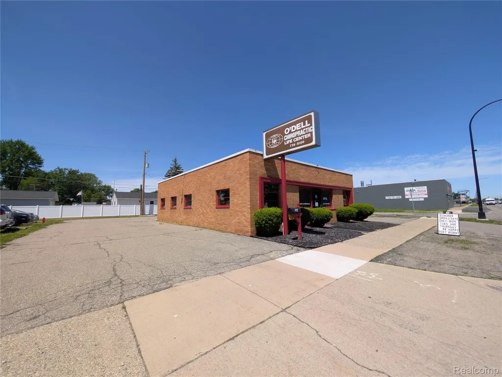 1214 S Wayne Road Westland City MI 48186