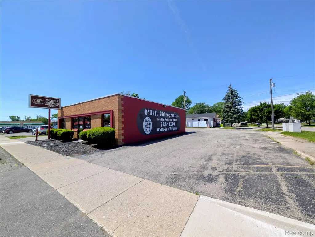 1214 S Wayne Road Westland City MI 48186