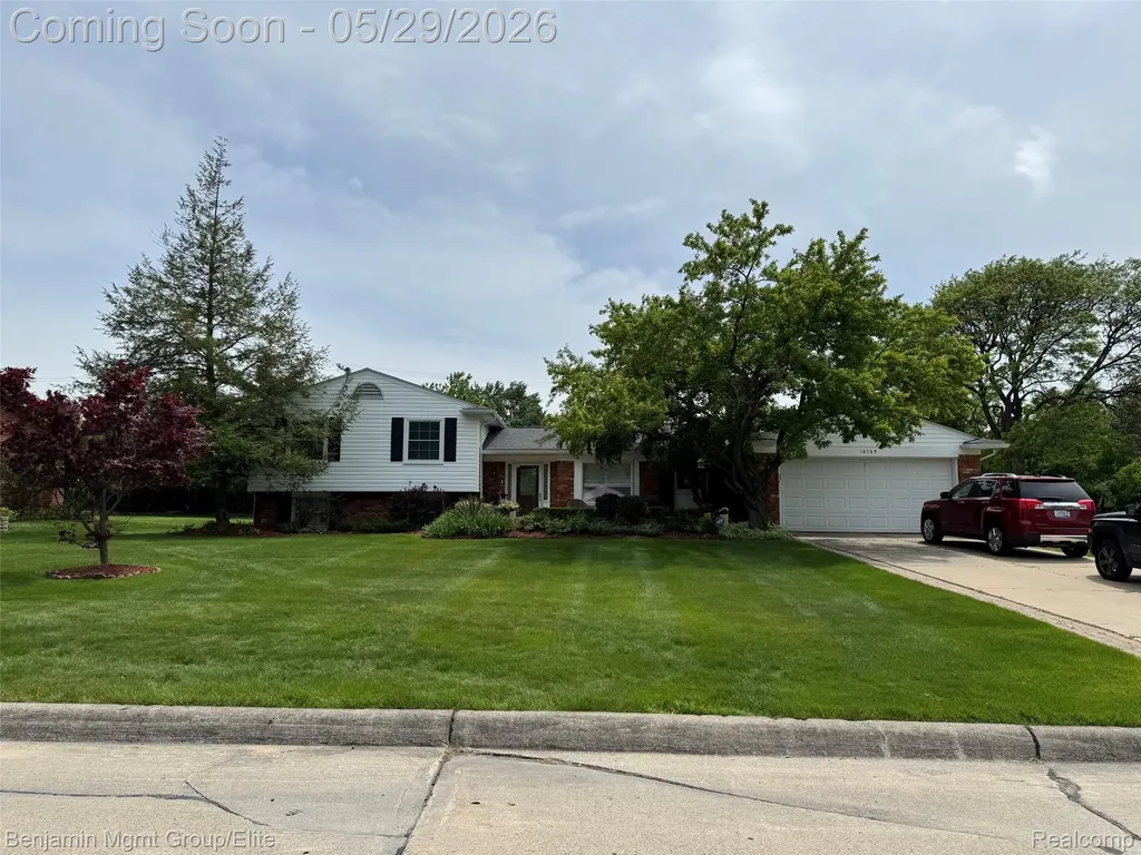 18769 Walmer Lane Beverly Hills Village MI 48025