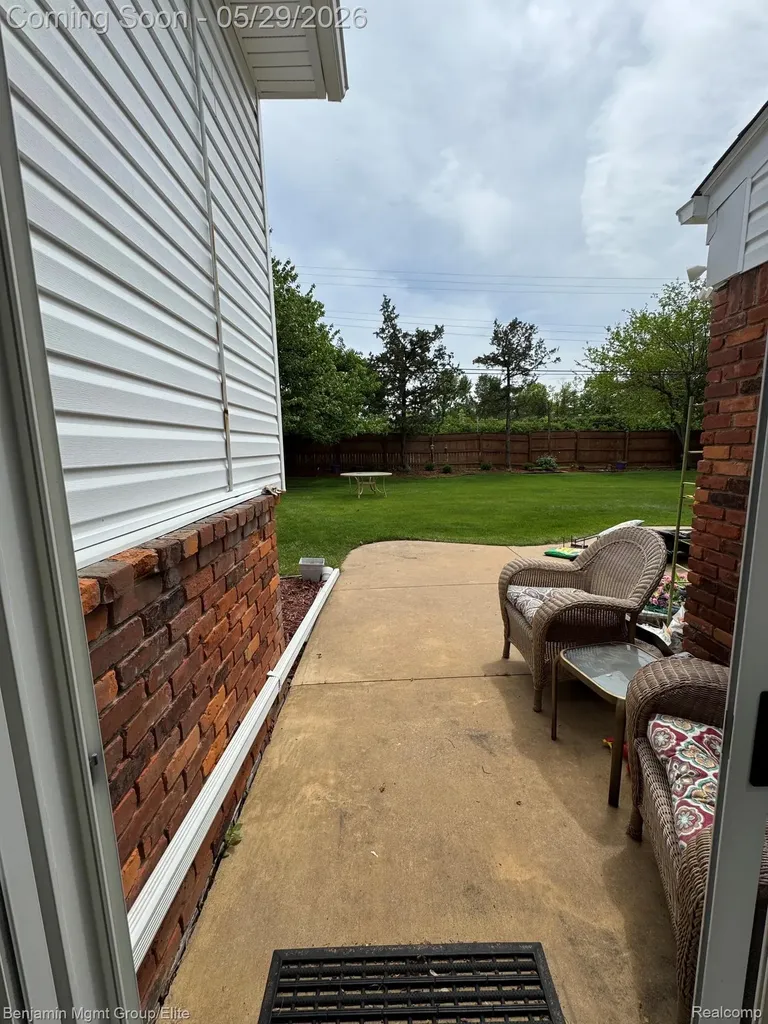 18769 Walmer Lane Beverly Hills Village MI 48025