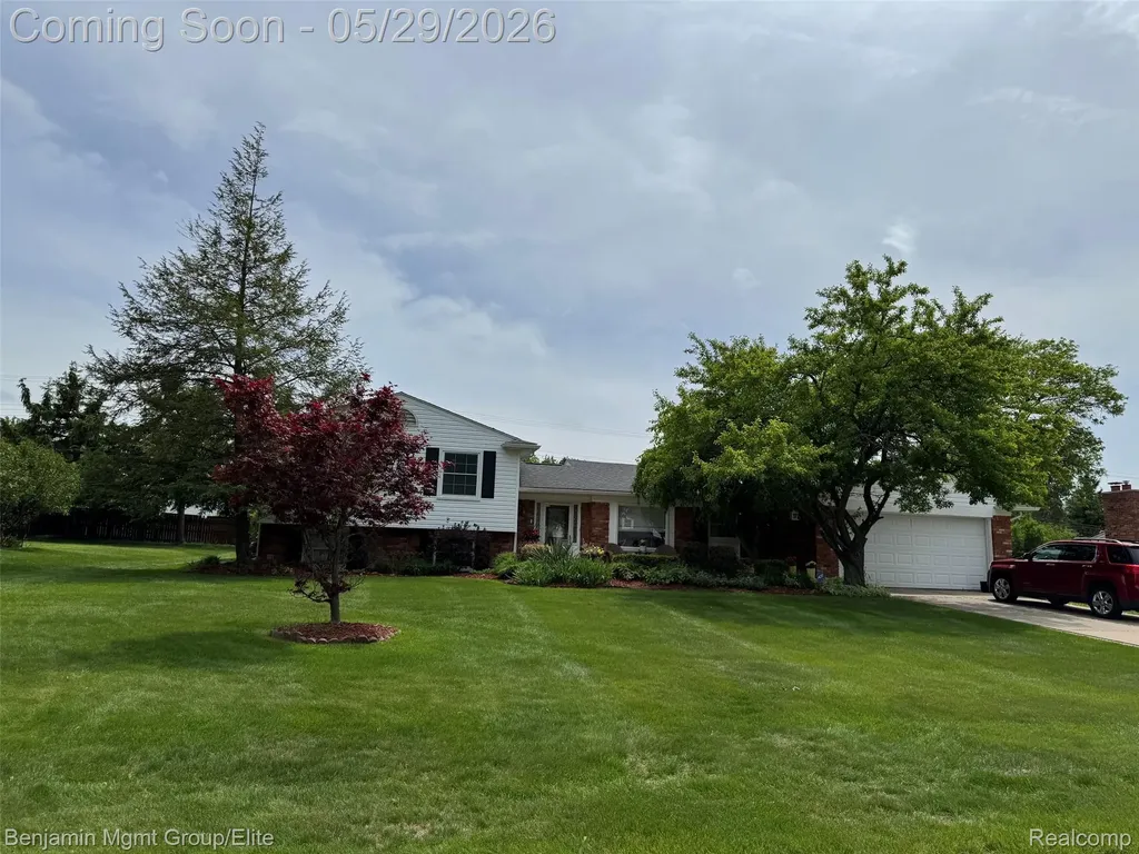 18769 Walmer Lane Beverly Hills Village MI 48025
