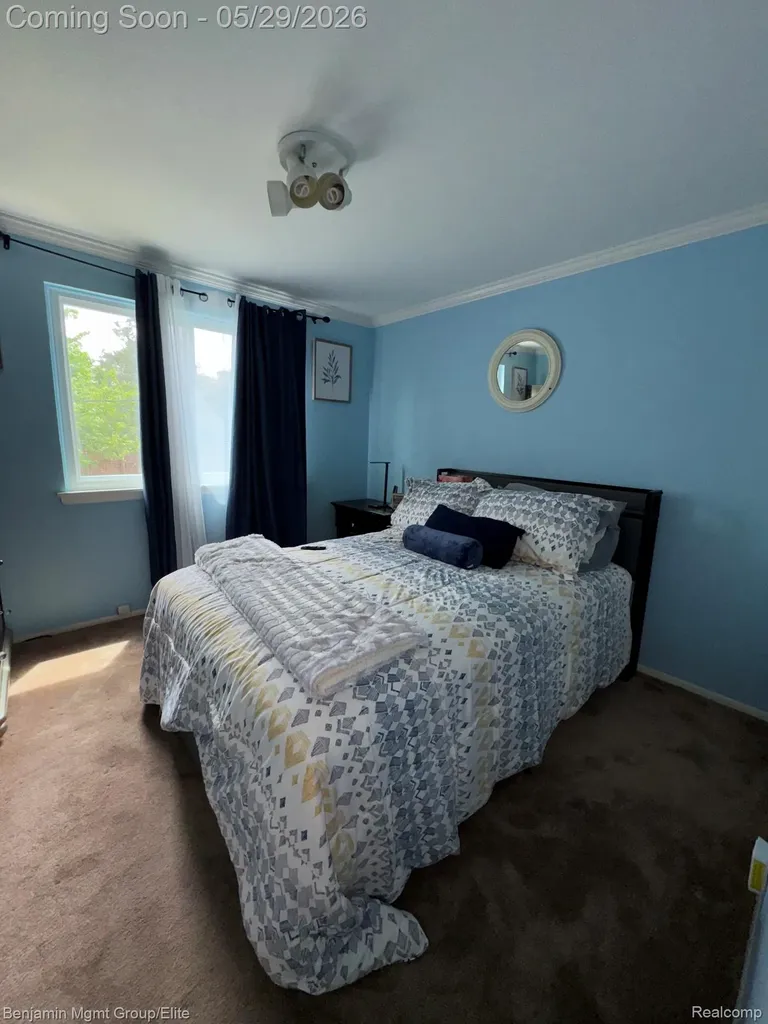 18769 Walmer Lane Beverly Hills Village MI 48025