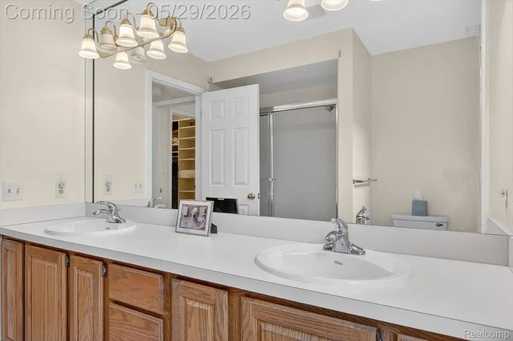 20308 Gary Lane Livonia City MI 48152