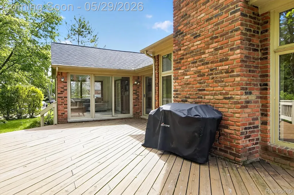20308 Gary Lane Livonia City MI 48152
