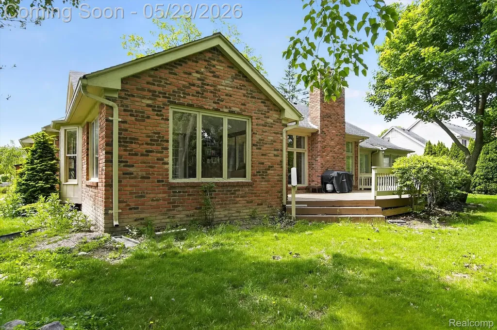 20308 Gary Lane Livonia City MI 48152