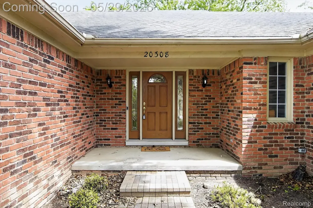 20308 Gary Lane Livonia City MI 48152