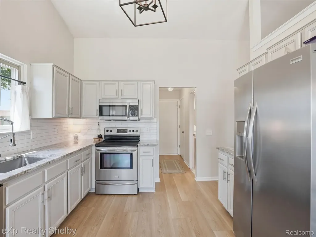 46048 Duke Drive Chesterfield Township MI 48051