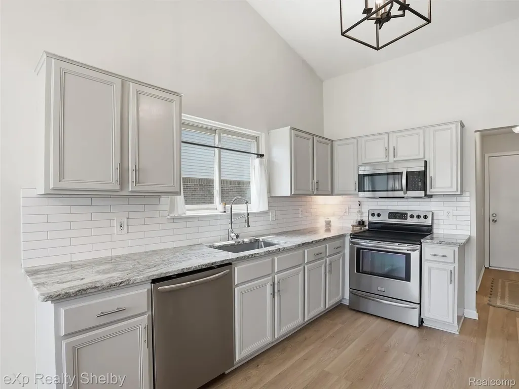46048 Duke Drive Chesterfield Township MI 48051