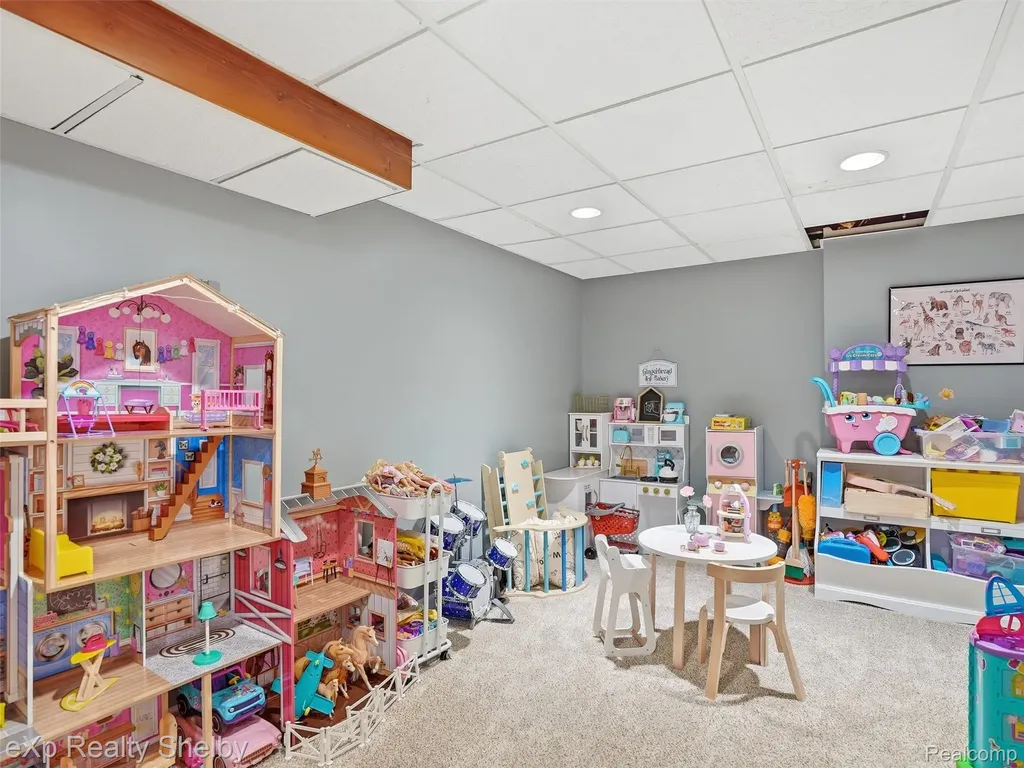 46048 Duke Drive Chesterfield Township MI 48051