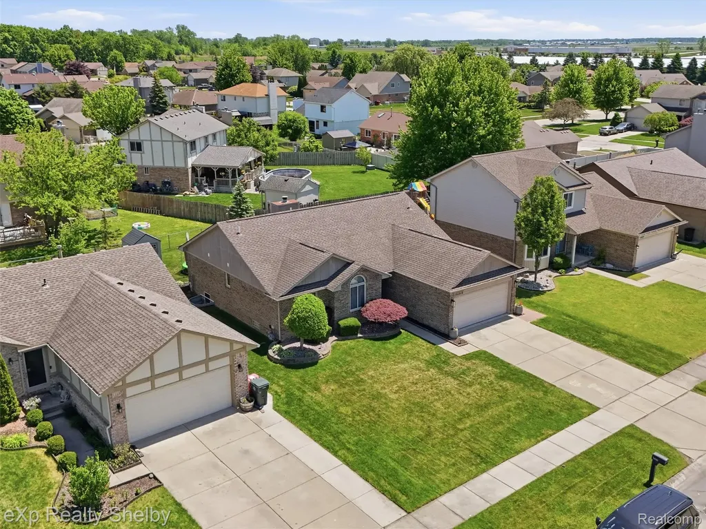 46048 Duke Drive Chesterfield Township MI 48051