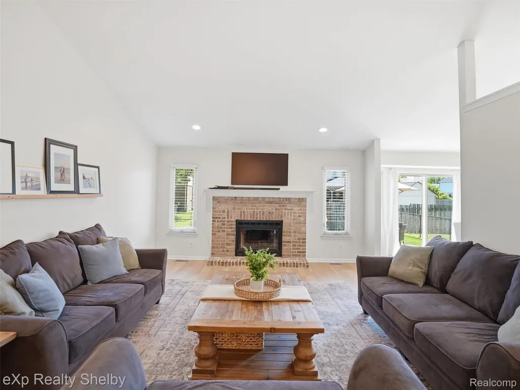 46048 Duke Drive Chesterfield Township MI 48051