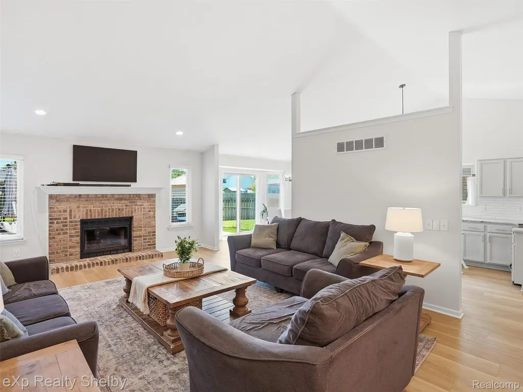 46048 Duke Drive Chesterfield Township MI 48051