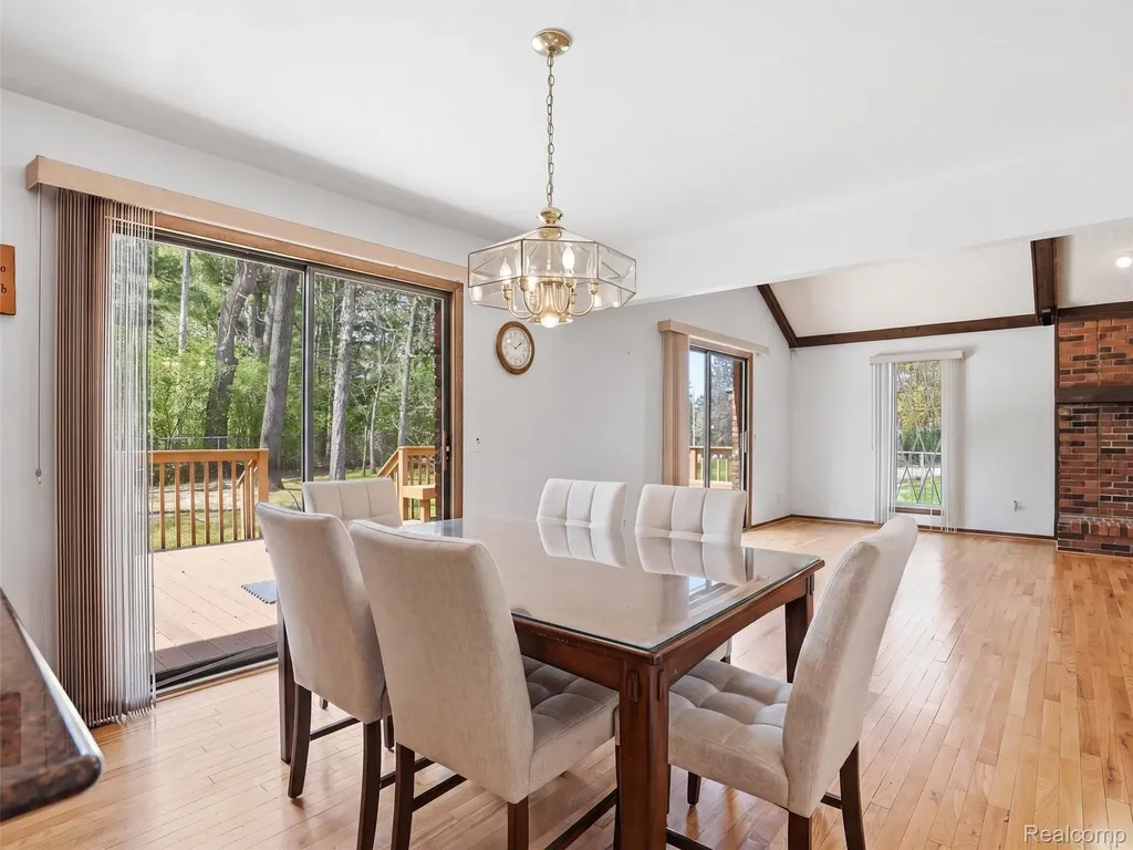 5800 Naneva Court West Bloomfield Charter Township MI 48322